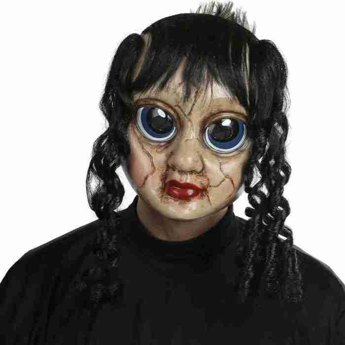 Halloween Horror Maske Sad Sally Puppe mit schwarzen Zöpfen